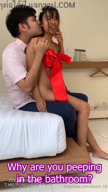 Boom_58 เย็ดในสระว่ายน้ำ น้องบูมหนุ่มไทยควยใหญ่ กับเมียสาวตัวน้อย ใส่ชุดสีแดงแหวกหีเกี่ยวเบ็ดเมียจนน้ำเงี่ยนแตกไหลออกตามร่องหี
